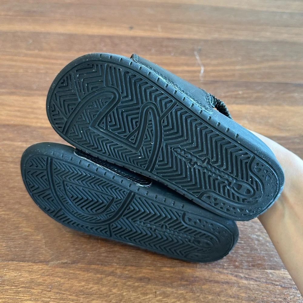 Champion Toddler Boys IPO Slides Sandals Size 10T Black Logo Pool Beach Shower
